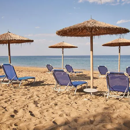 Palace 4* Skyros