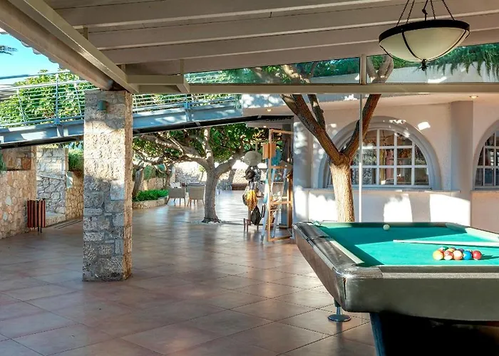 Palace Ξενοδοχείο 4*