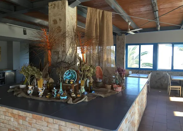 Palace Ξενοδοχείο Σκύρος